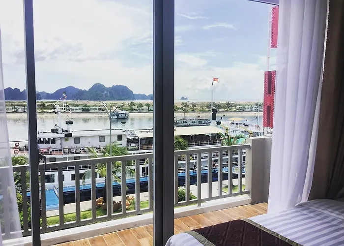 Hai Sam Khách sạn Hạ Long